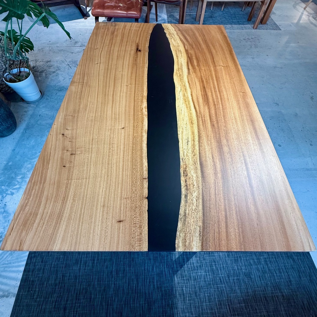 アッシュモンキーレジンリバーテーブル(ブラック)[1500-950]