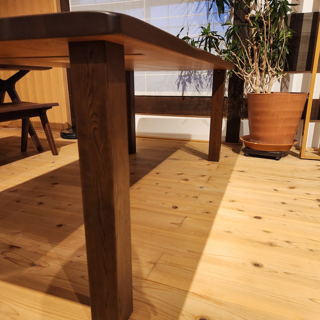 ナラ材ダイニングテーブル1800